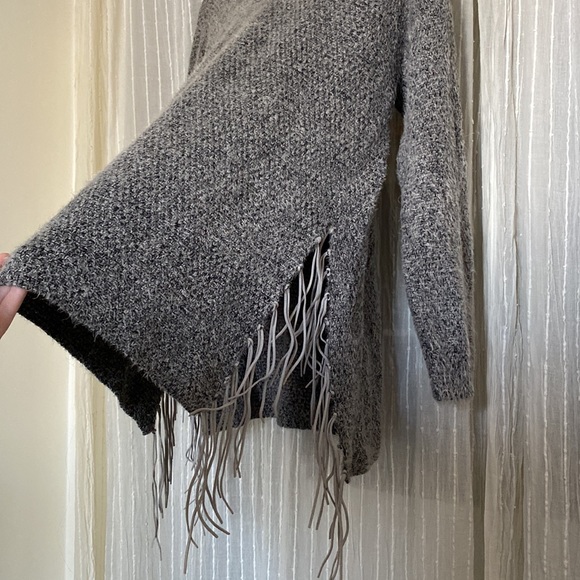 Katsumi Grey Sweater, Size M - Picture 3 of 6